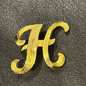 EUC. Mamselle Vintage 1950s “H” Initial Monogram Gold Sweater Pin Brooch